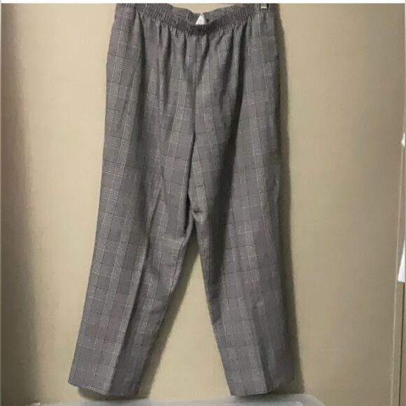 Allison Daley Pants - Women’s Gray plaid Pants with pink!